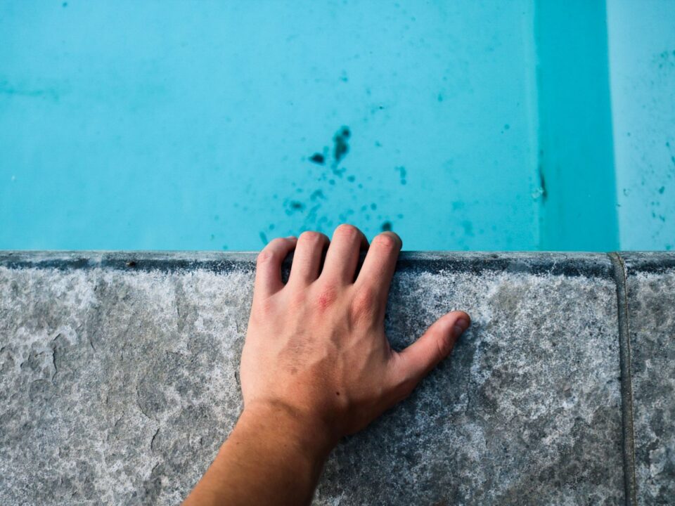 Fiberglass vs Concrete Pools: Which Is Better for You?